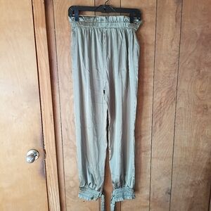 Women’s Olive Green Tie Ankle Pants Size M Lightweight Casual Joggers